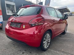 PEUGEOT 208 Allure Bild 5