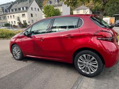 PEUGEOT 208 Allure Bild 8