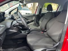 PEUGEOT 208 Allure Bild 11