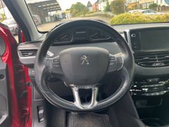 PEUGEOT 208 Allure Bild 13