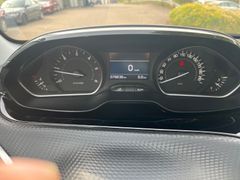 PEUGEOT 208 Allure Bild 14